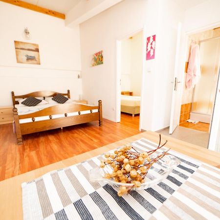 Guesthouse Lastavica Novaglia Esterno foto