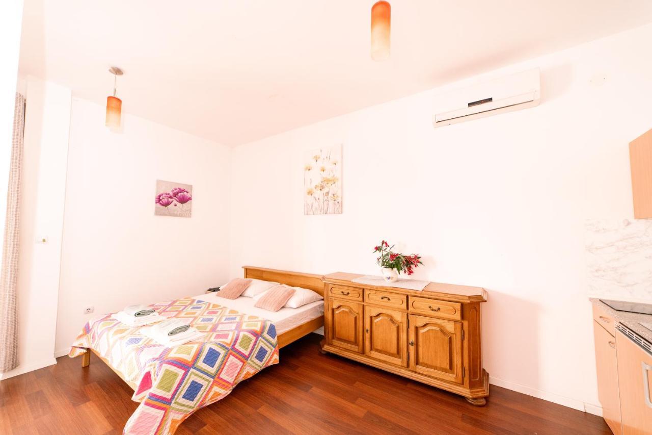 Guesthouse Lastavica Novaglia Esterno foto