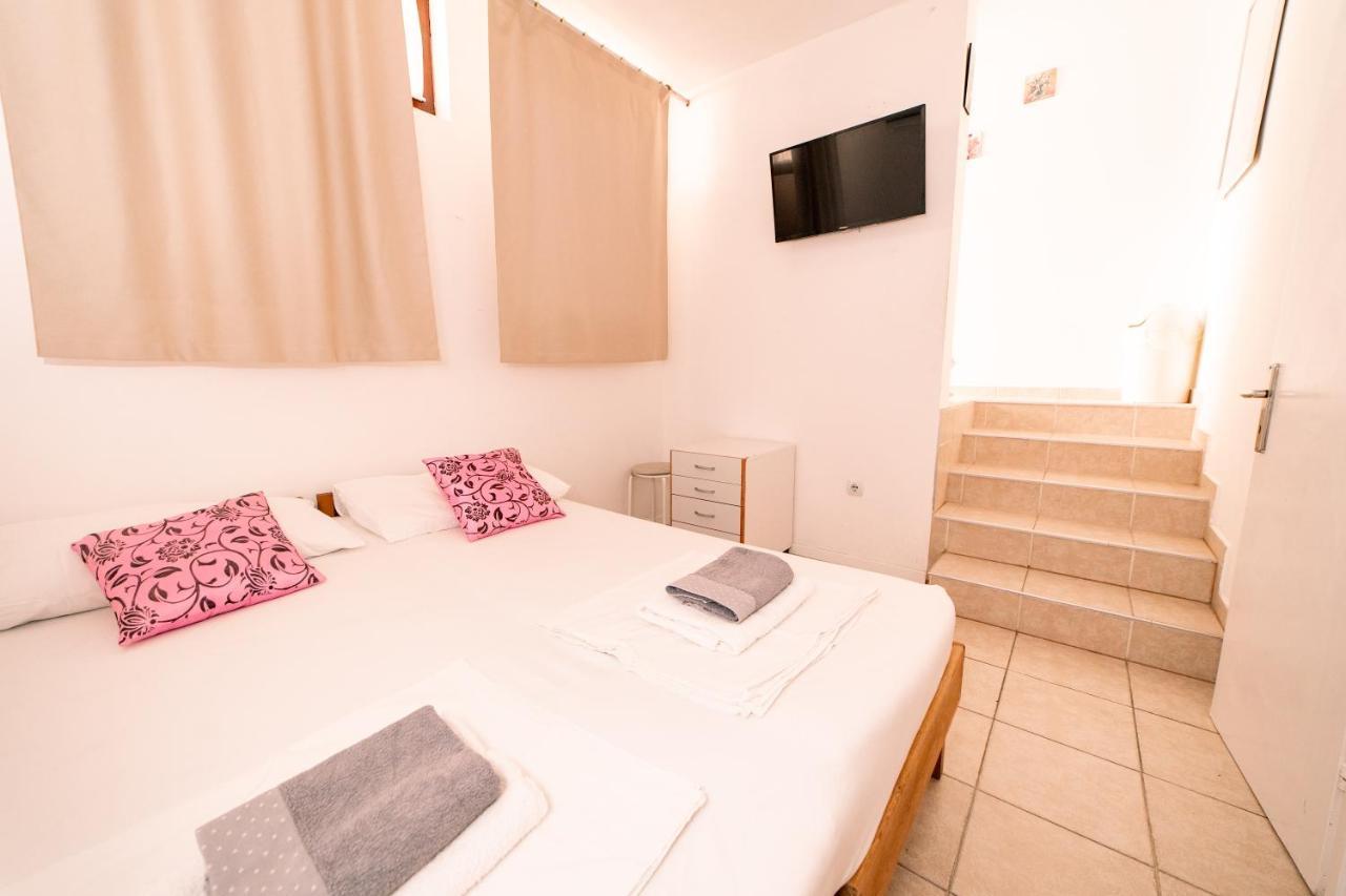 Guesthouse Lastavica Novaglia Esterno foto