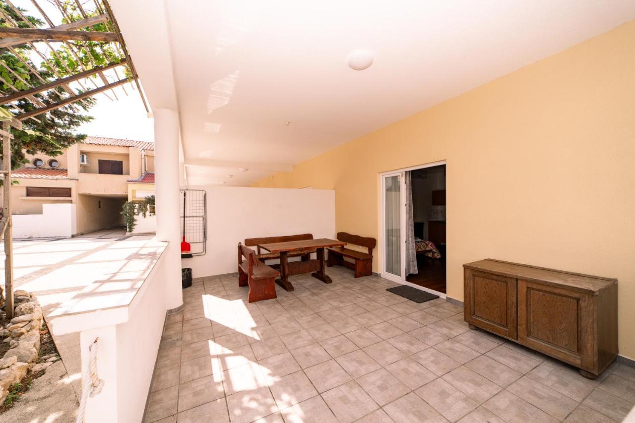 Guesthouse Lastavica Novaglia Esterno foto