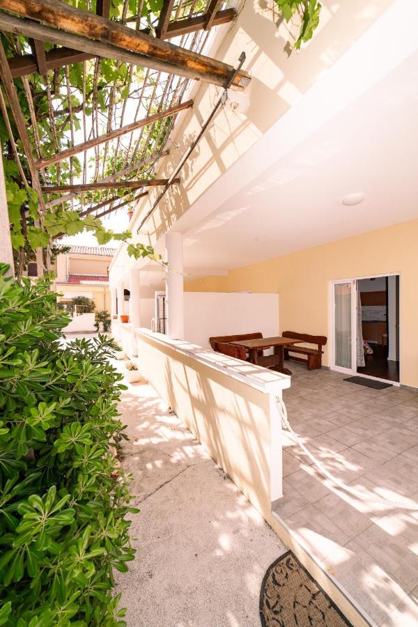Guesthouse Lastavica Novaglia Esterno foto
