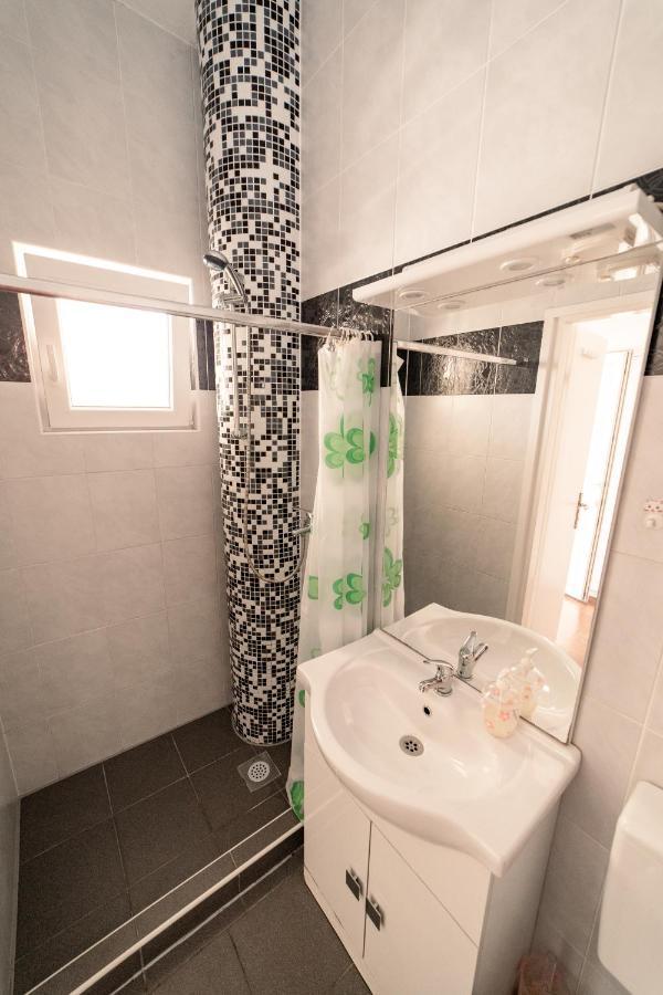 Guesthouse Lastavica Novaglia Esterno foto