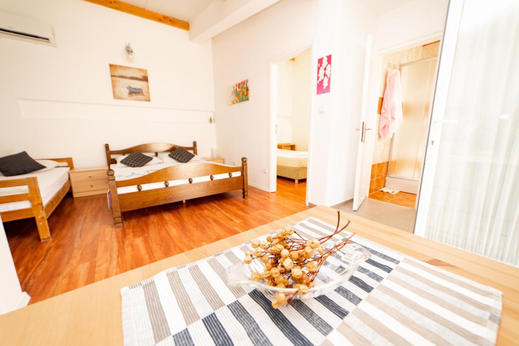 Guesthouse Lastavica Novaglia Esterno foto